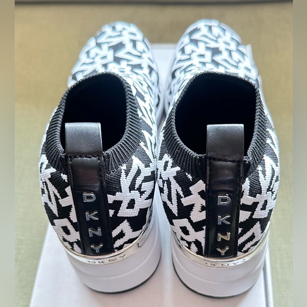 DKNY Women's Polly Wedge Slip On Sneaker Bootie Black/White Logo Print Sz.10 - Picture 3 of 6
